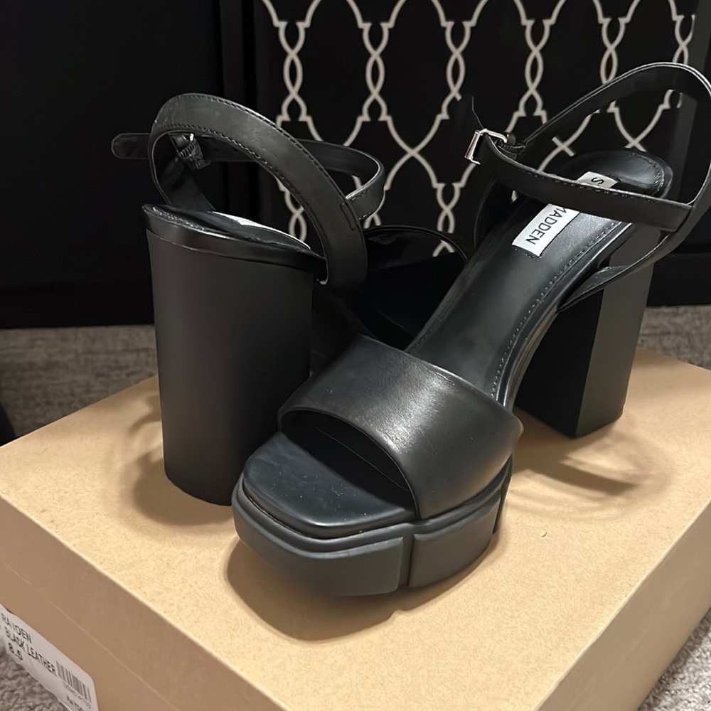 Steve Madden Rayden Black Leather Heel